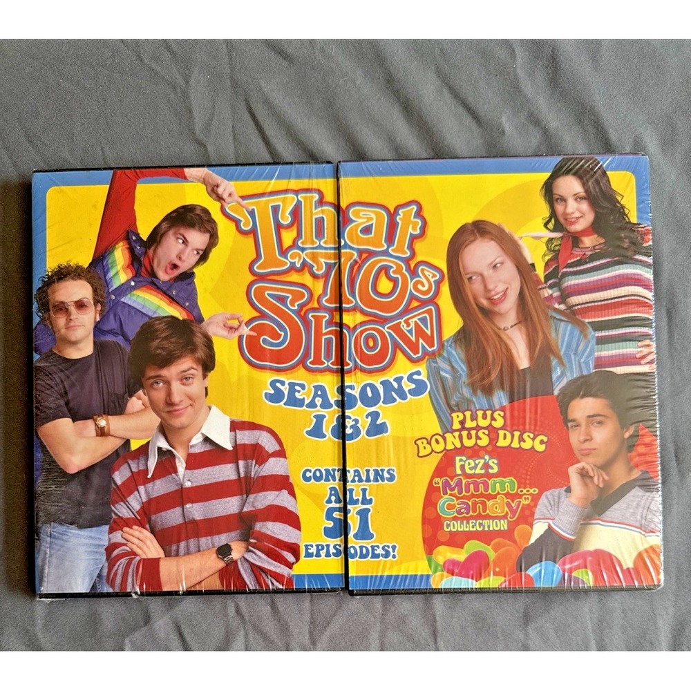THAT 70`S SHOW DVD SEASONS 1 AND 2 BOX SET Brand NEW Includes Bonus Disc!